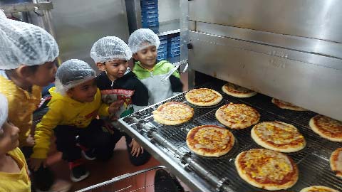 Montessori Fieldtrip to Dominos - 9