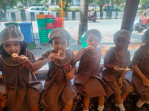 KG2 - A Visit to the bakery - 6