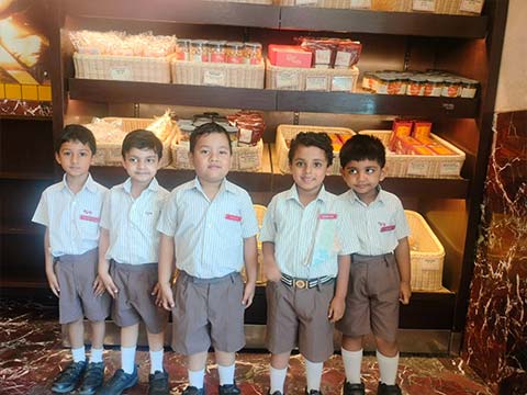 KG2 - A Visit to the bakery - 9