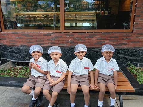 KG visit to the bakery - 4