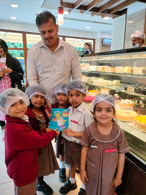 KG visit to the bakery - 8