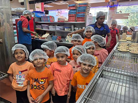 Montessori Fieldtrip to Dominos - 3