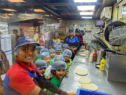 Montessori Fieldtrip to Dominos - 5