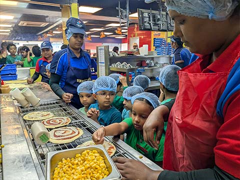 Montessori Fieldtrip to Dominos - 6