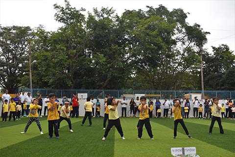 Move together Groove together - 3