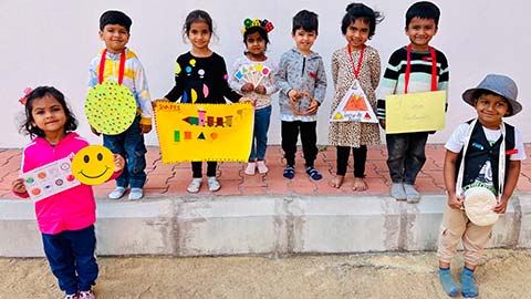 Show and Tell – Shapes 2025 - 3