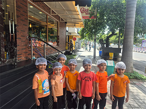 Montessori Field trip to Cakewala - 1